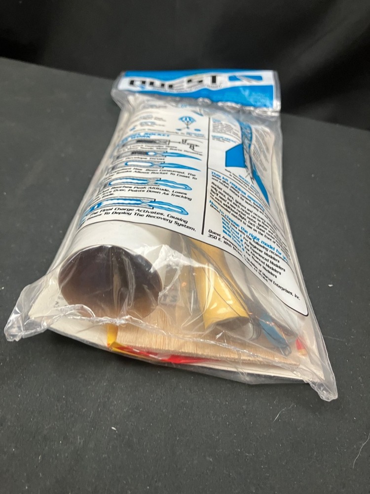 Quest Full Moon Flying Model Rocket Kit #1016 - OOP