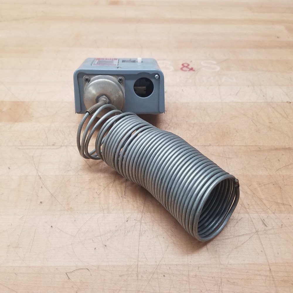 Johnson Controls A70BA-18 Low Temperature Controller 15-55F - USED