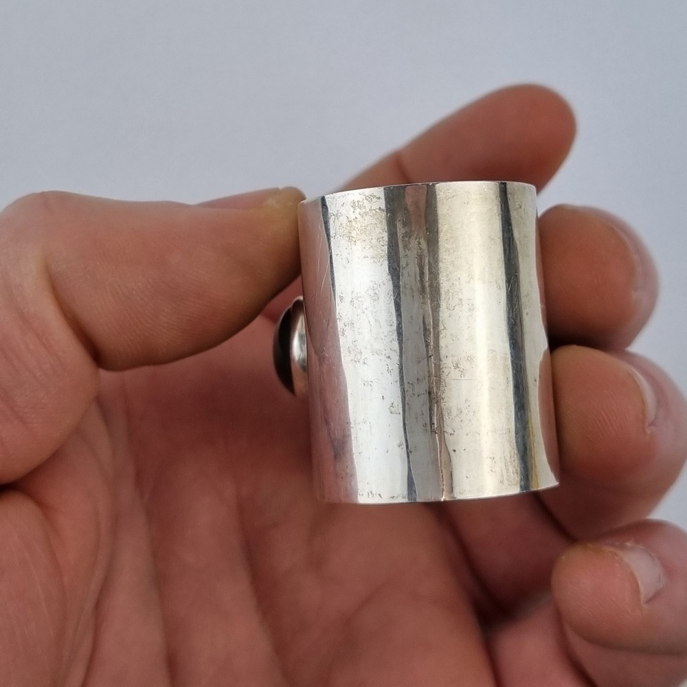 Robert Welch Solid Silver Napkin Ring With Green Cabochon Birmingham 1972