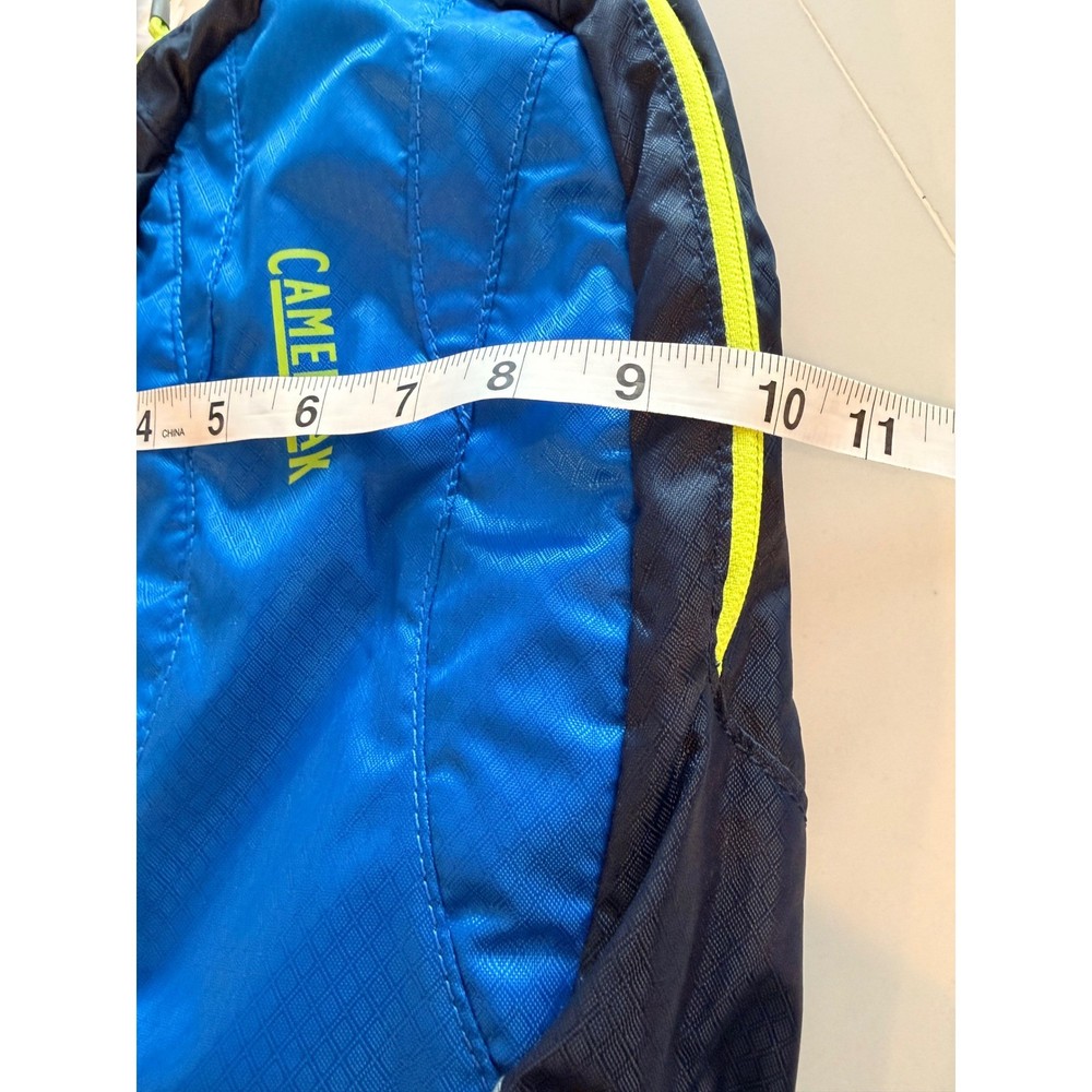 CamelBak Kicker Hydration Backpack Blue Running Hiking Pack w/ Bladder