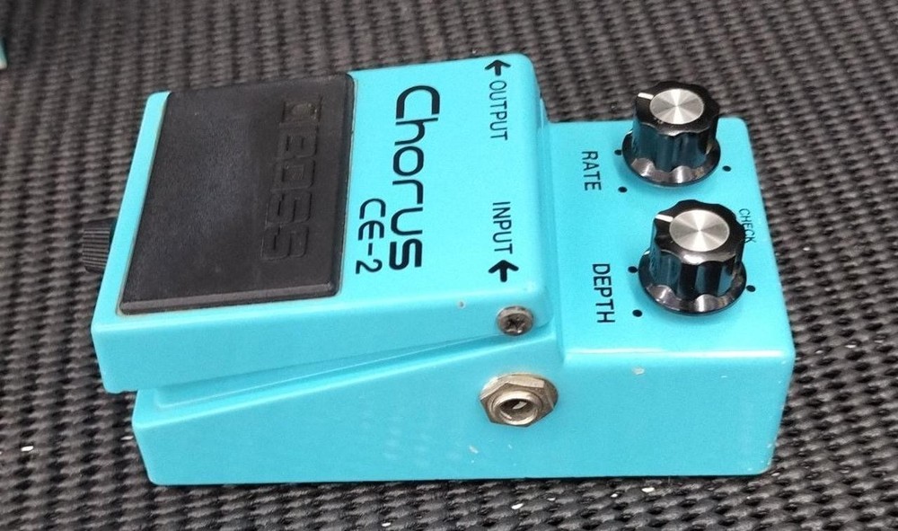 BOSS CE-2 chorus