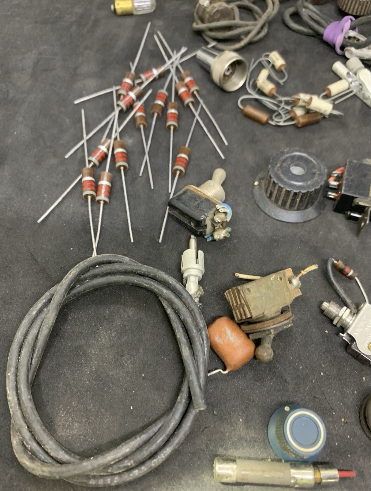 Misc. Radio and Electrical Parts * FROM HAM / ANTIQUE RADIO ESTATE * (A211)