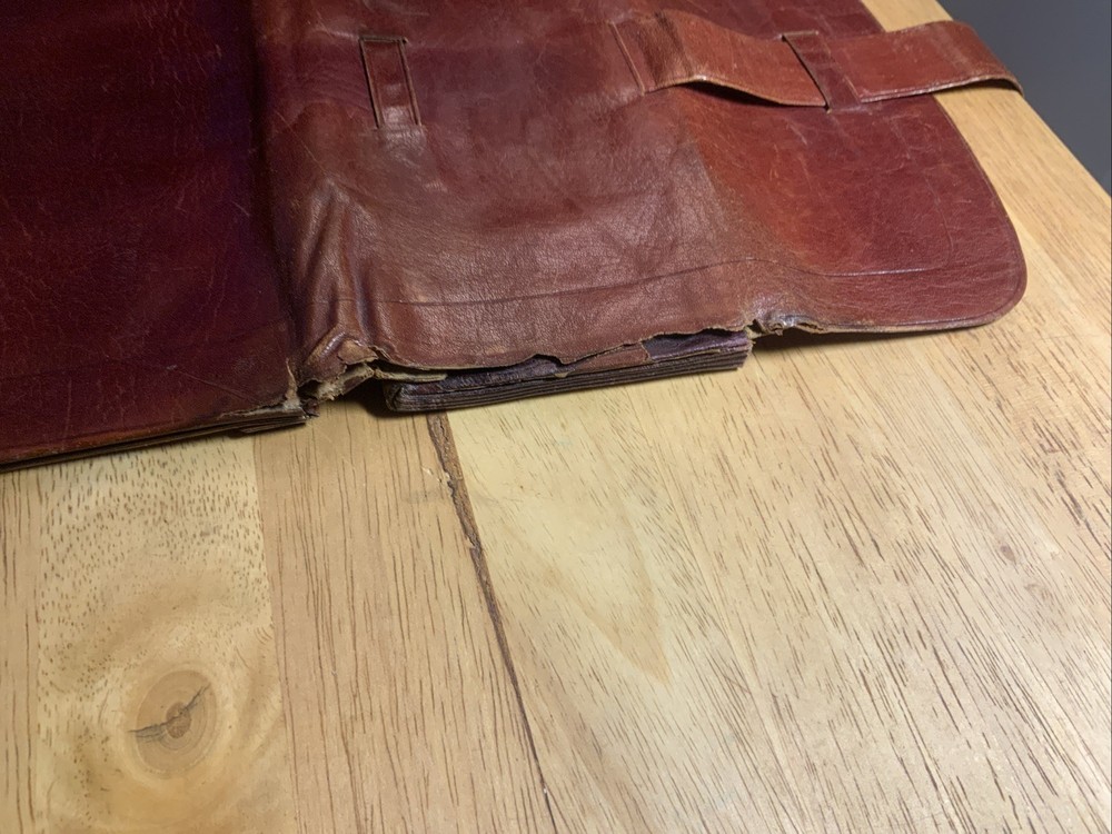 Civil War Ear Tri-fold Wallet, Soft Thin Leather, Multiple Compartments