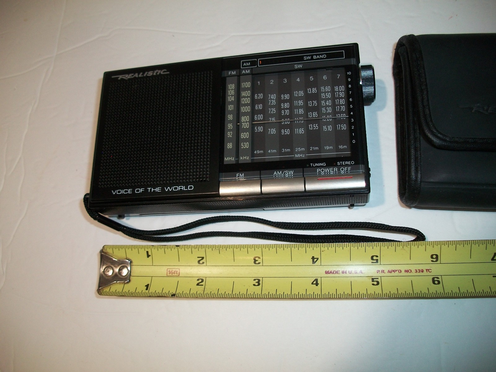 REALISTIC DX-342 VINTAGE AM FM SW RADIO with CASE