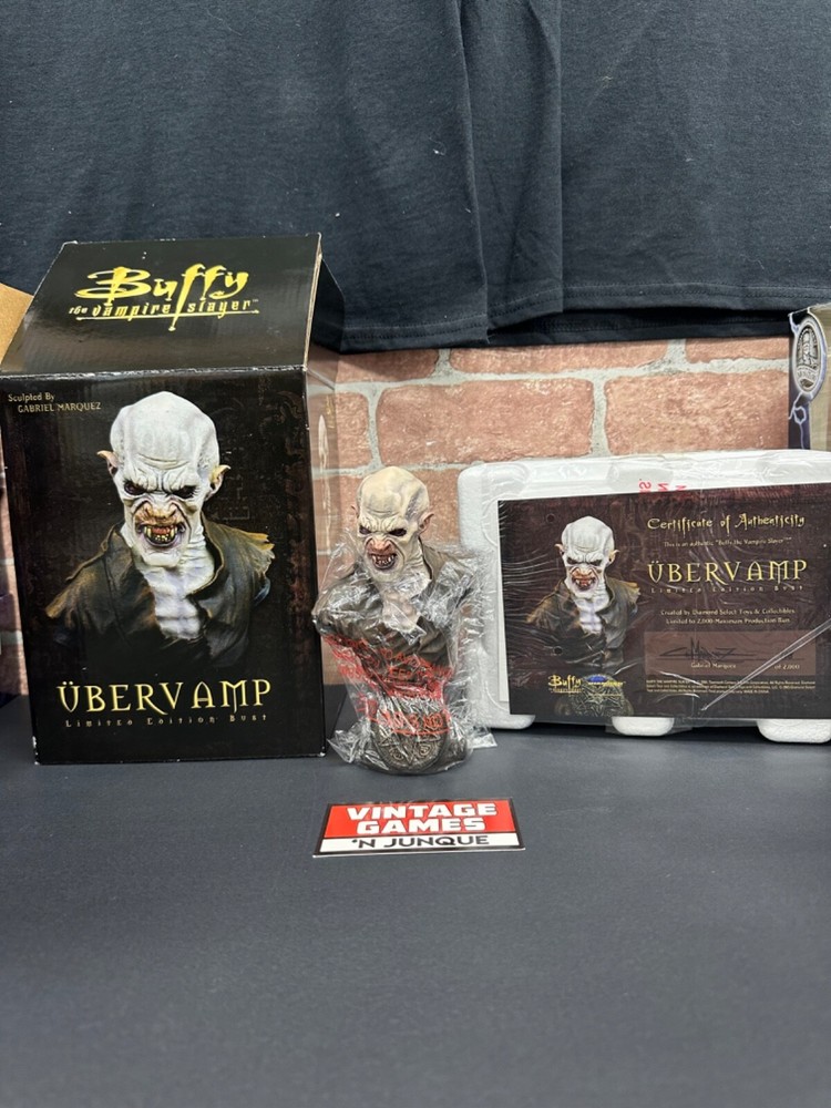 2005 DIAMOND SELECT BUFFY THE VAMPIRE SLAYER UBERVAMP LIMITED #108/2000 BUST