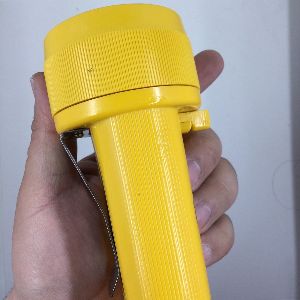 YELLOW Ikelite MINI C-LITE Underwater Dive Light With Clip - Tested