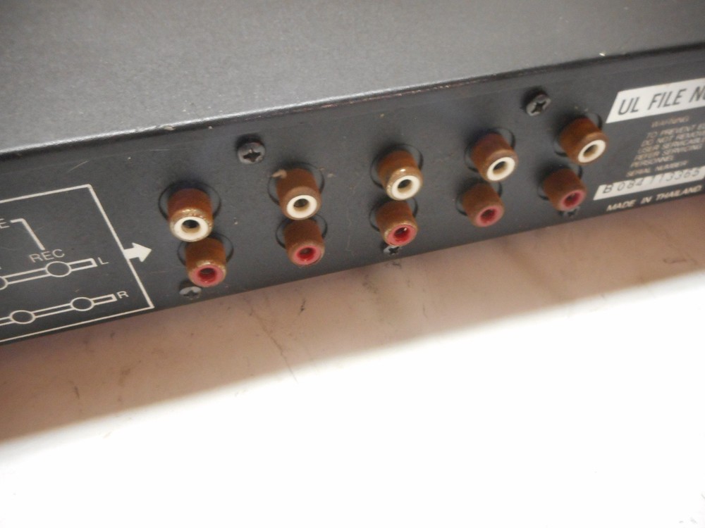 AUDIO SOURCE GRAPHIC EQUALIZER AND SPECTRUM ANALYZER MODEL EQ EIGHT SERIES II