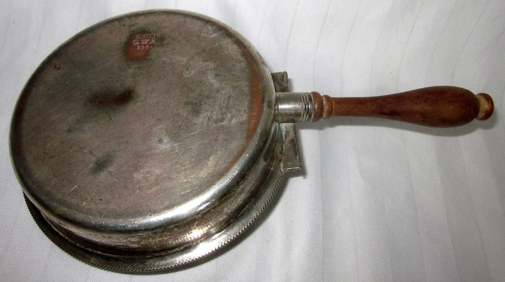 EPC 300 Silver Plate Silent Butler Crumb Catcher Old