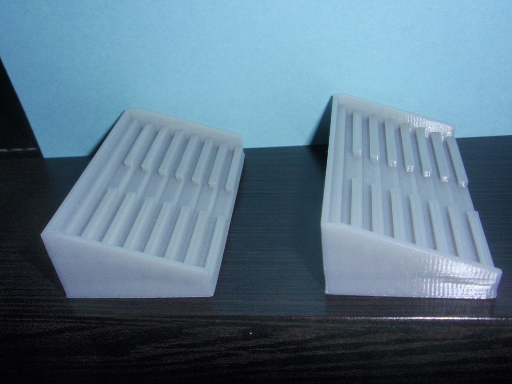 N Scale Bleachers 2 Pack - Style #2 (Deeper) - Gray