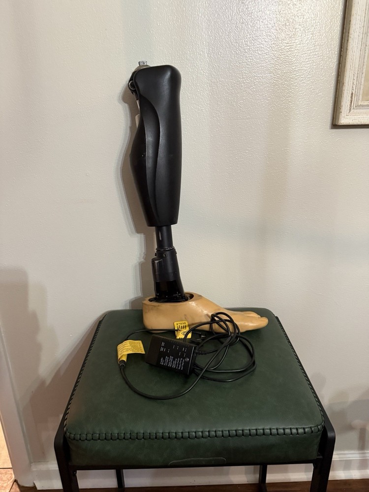 Endolite Blatchford Linx  Prosthetic Knee With Integrated Foot with Charger