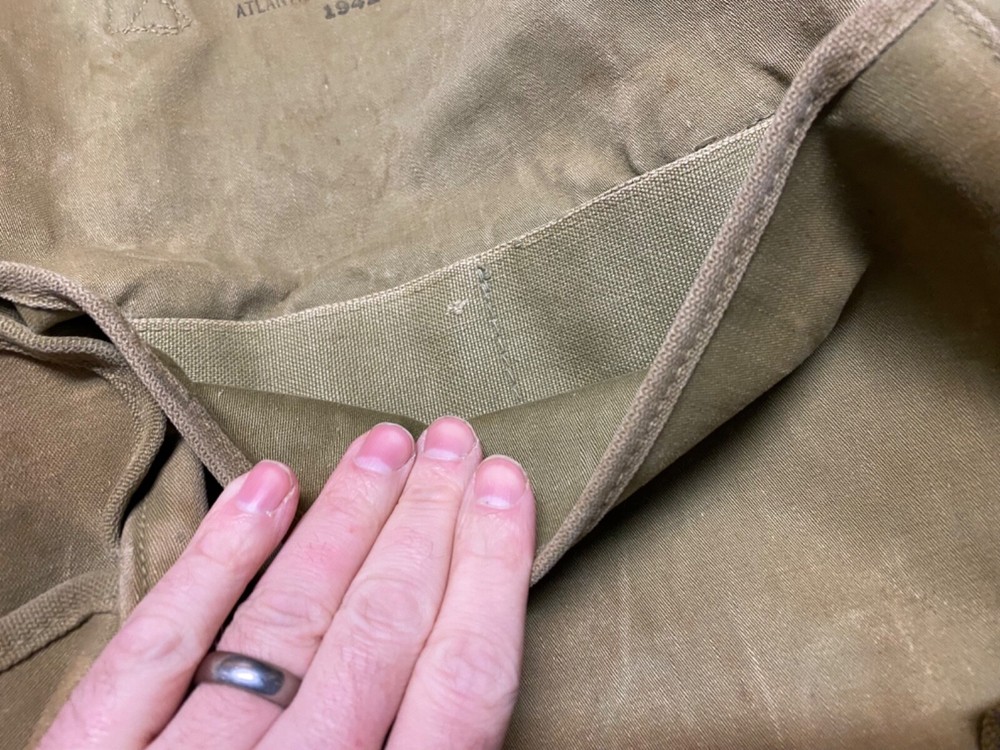 ORIGINAL WWII US AIRBORNE PARATROOPER M1936 RUBBERIZED MUSETTE JUMP BAG-NAMED