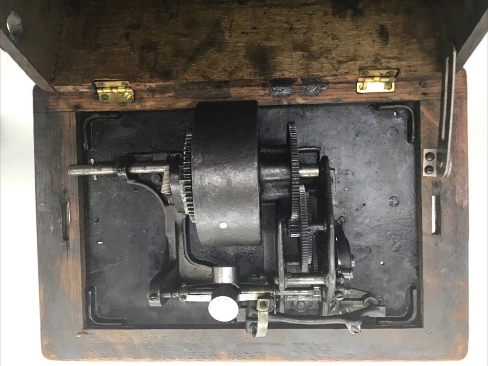 Edison Standard Phonograph Model A cylinder player