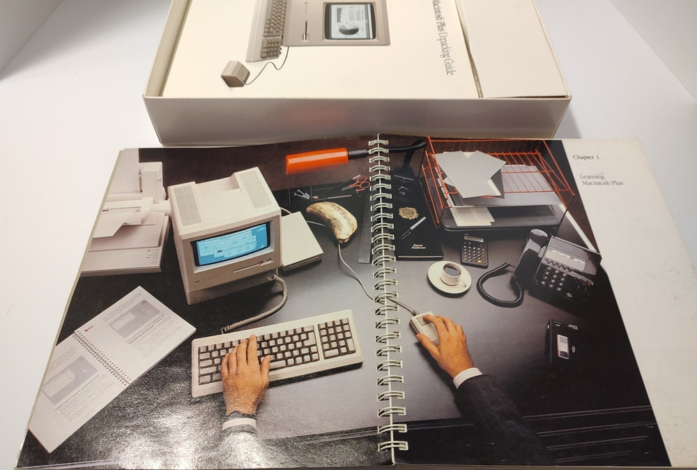 Macintosh Plus User Guide & Macintosh Reference System 7