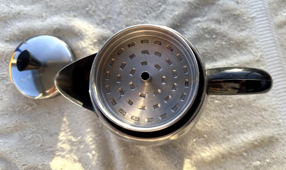 FARBERWARE 4 CUP PERCOLATOR MODEL NO.FPC240A - AS PICTURED