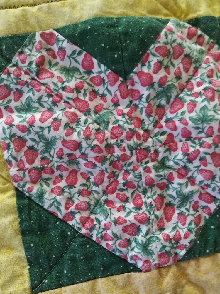 2001 Teapots & Melon Hearts Print Patchwork Quilted Wall Hanging 35"x 35"