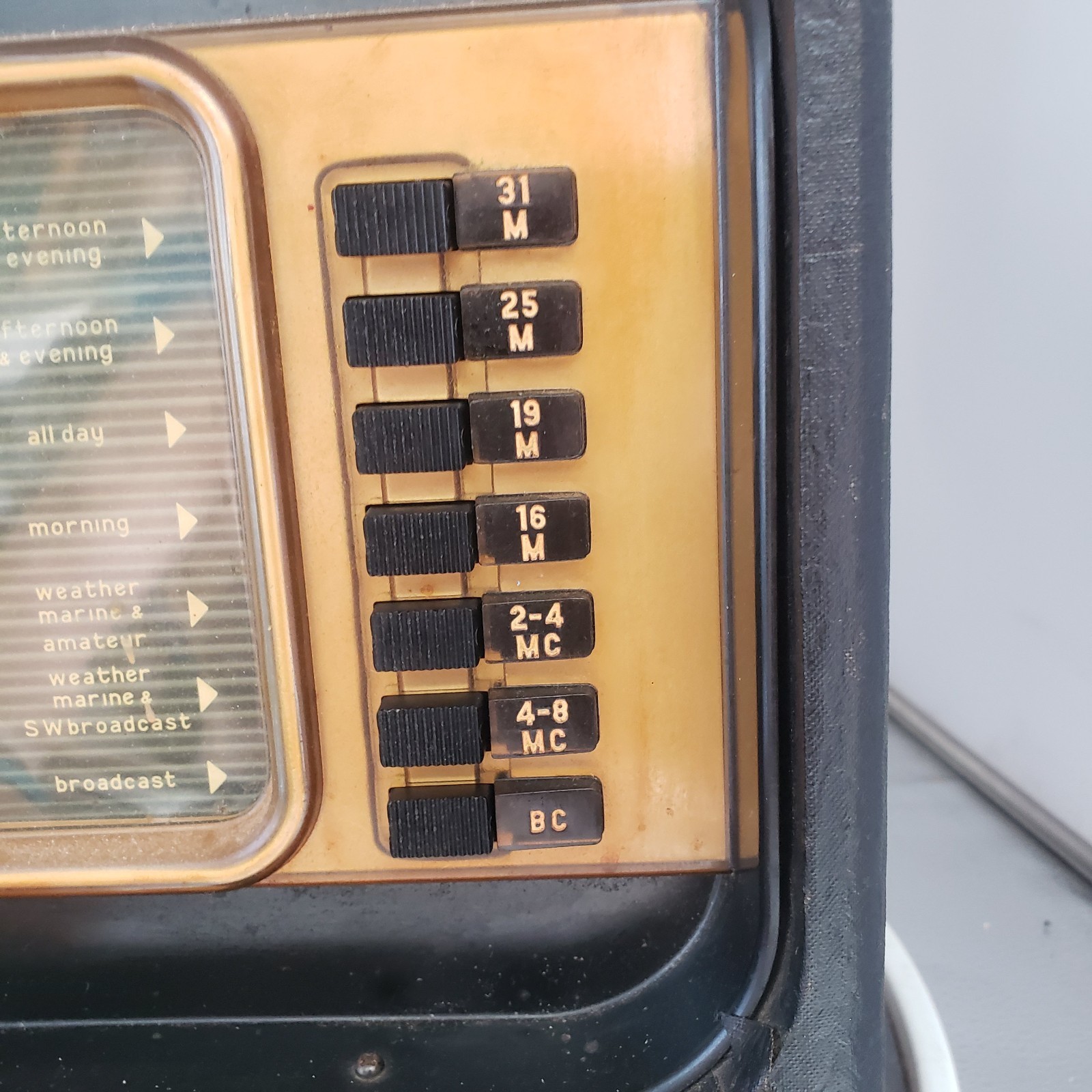 Zenith Trans-Oceanic Portable Shortwave Tube Radio 1950's Power Up