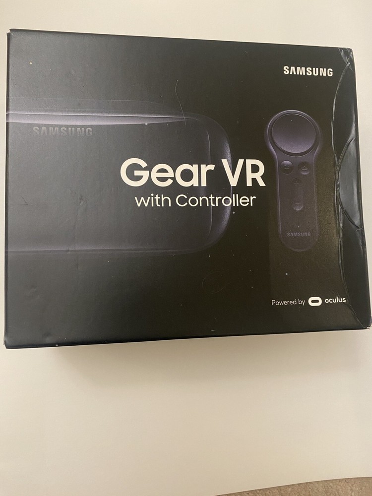 Open Box Smartphone Samsung Gear VR Headset with Controller Powered By oculus