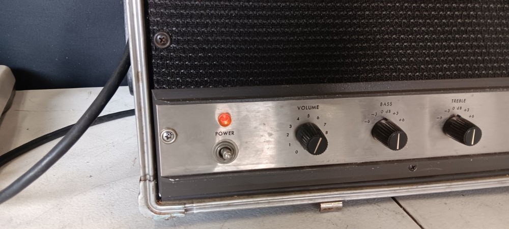 Vintage Ampex Suitcase Amplifier Model AA-620 - WORKS!