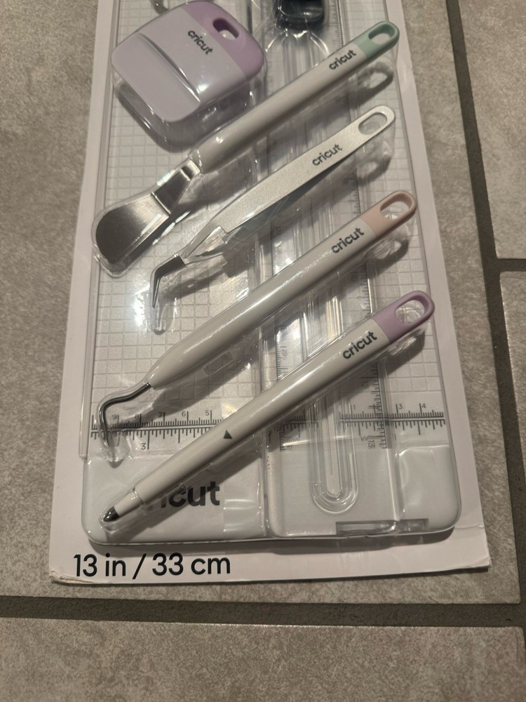 Cricut Essential Tool Set 9 pc