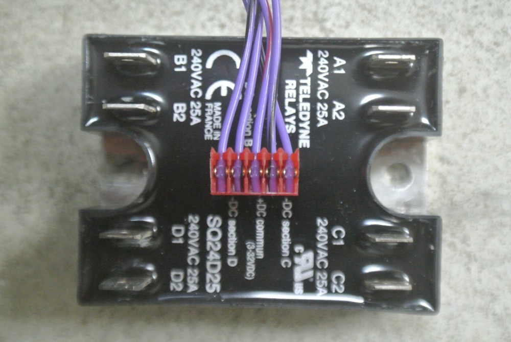SQ24D25 Teledyne Solid State Relay 240VAC 25A*