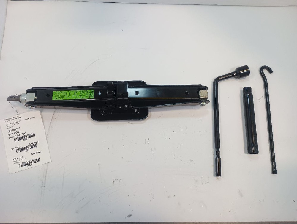 2017 SORENTO Spare Tire Jack With Tools  (12816520