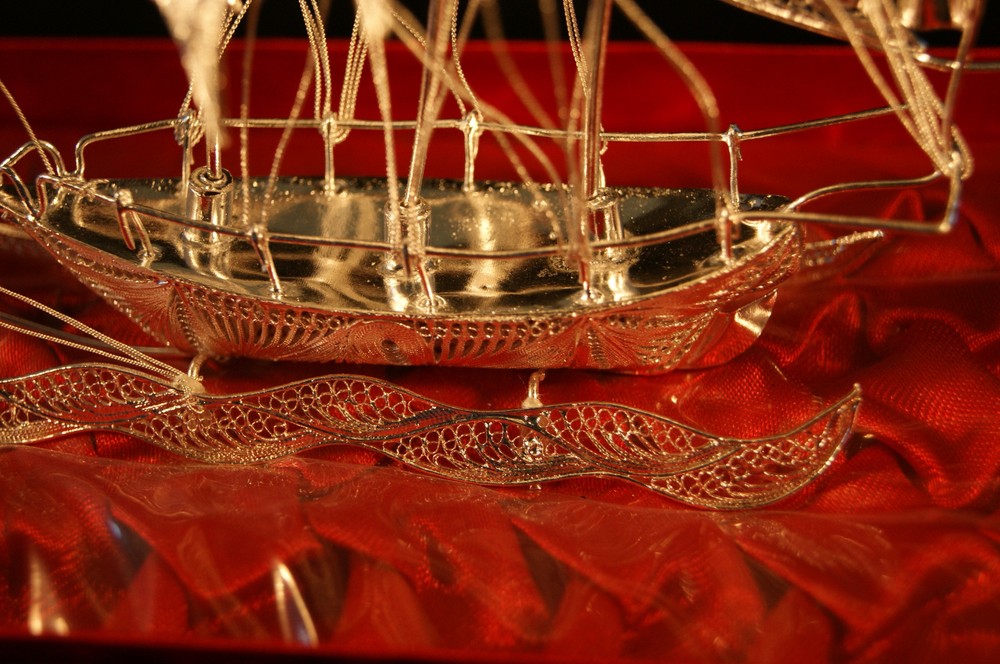 fine silver boat souvenir