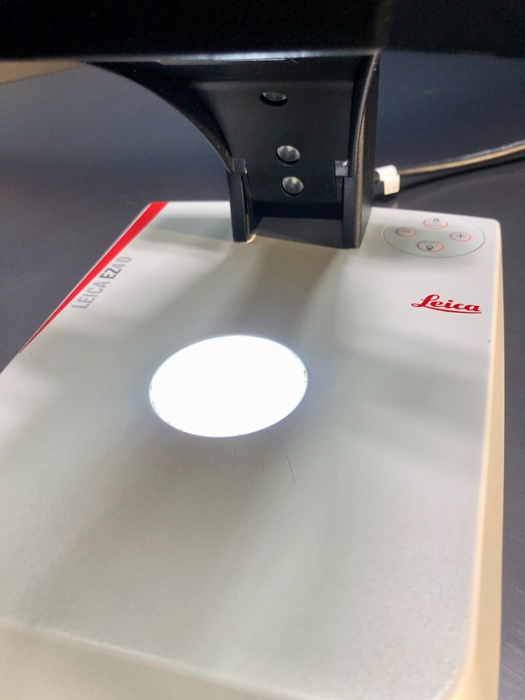 Leica EZ4 D Stereo Microscope with variable control lighting