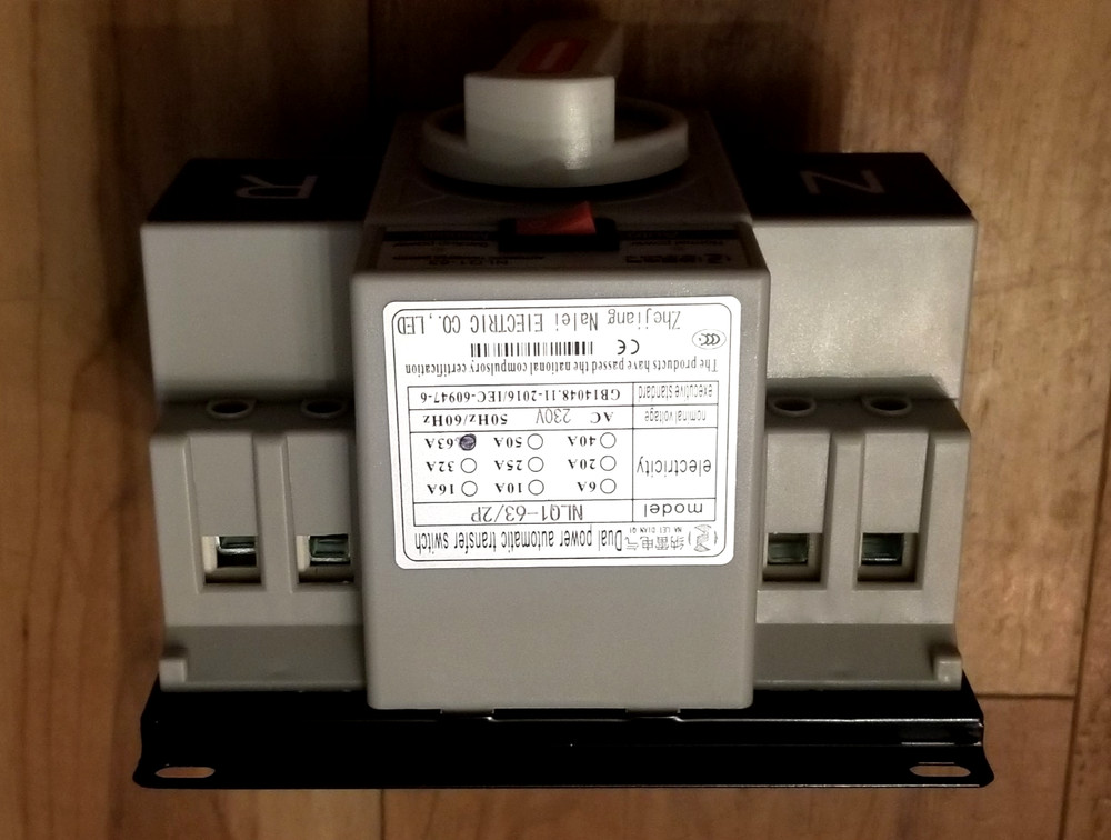 NLQ1-63 Automatic Transfer Switch *BLACK CORNER FRAME IS DENTED* SEE PICS*