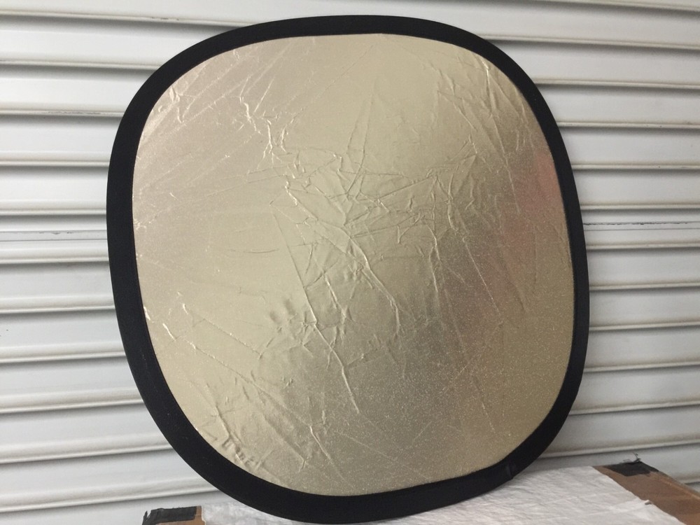 Westcott Illuminator- 30” Sunlight/White Reflector & Silver / Gold