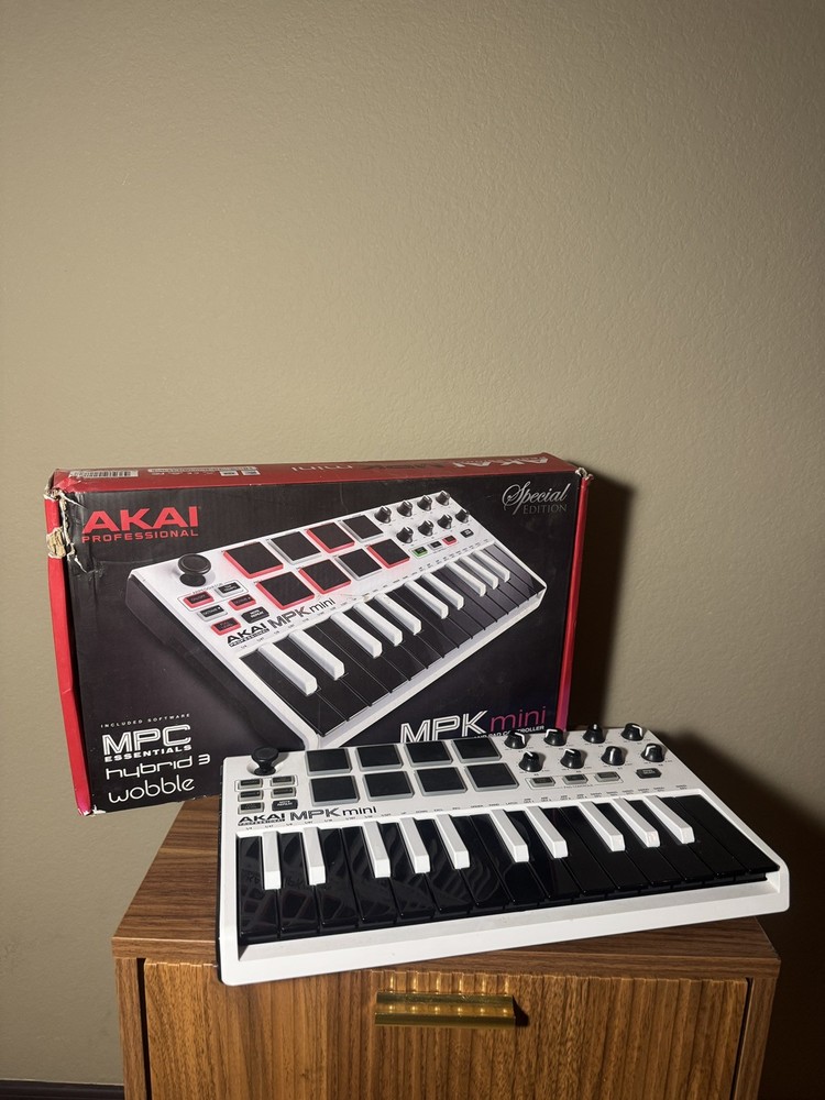 Akai MPK mini Special Edition White 25-Key USB MIDI Keyboard Controller