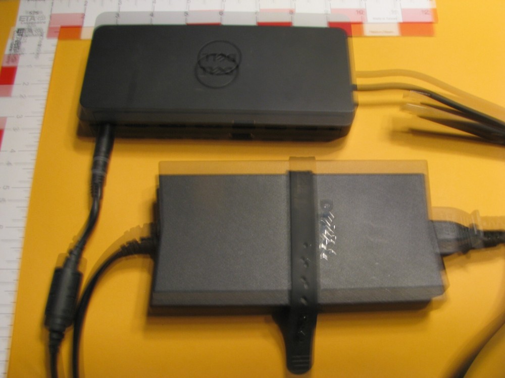 Dell Docking Station D6000