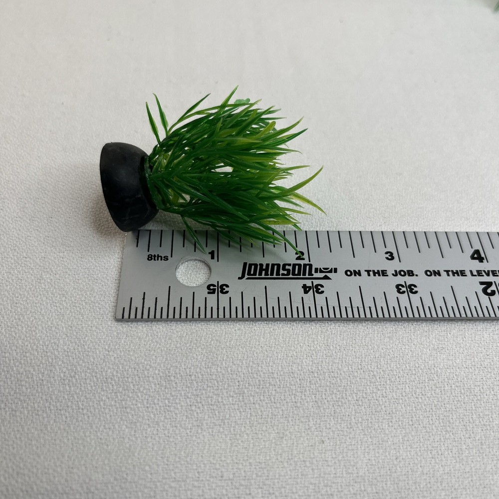 4 PC Xunyee Plastic Aquarium Plants
