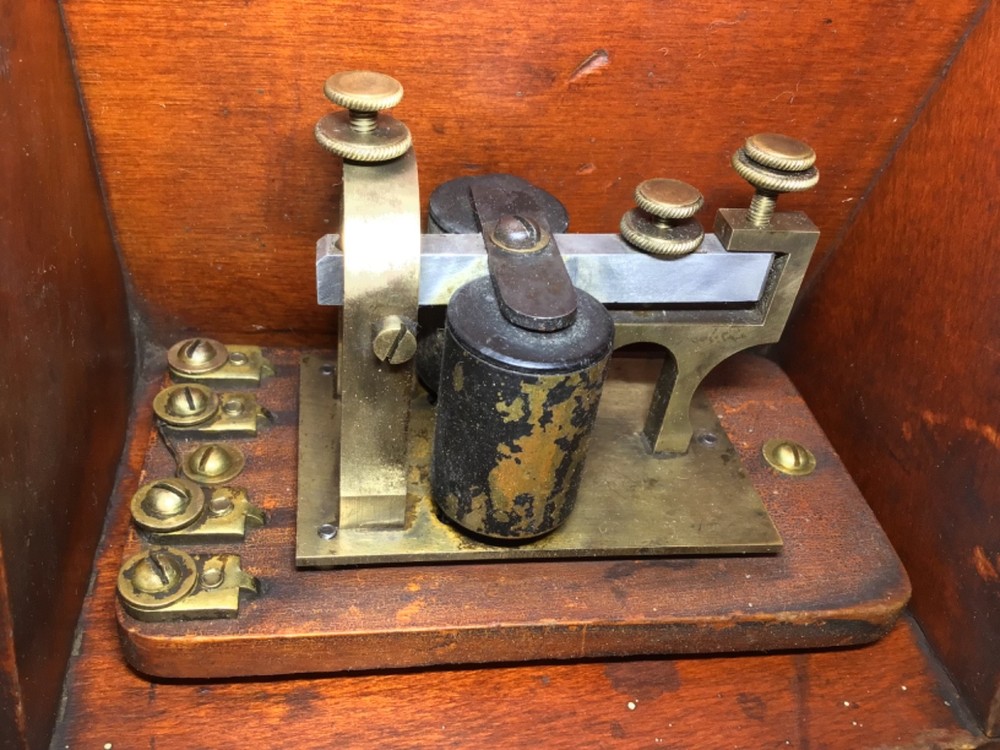 vintage ~BUNNELL old railroad TELEGRAPH RESONATOR hood BOX + SOUNDER~ morse code
