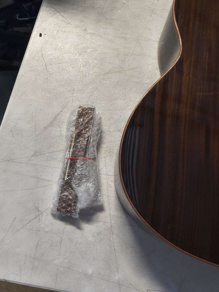 Lucero LC200S Solid-Top Classical Acoustic Guitar - Natural, issues, bridge