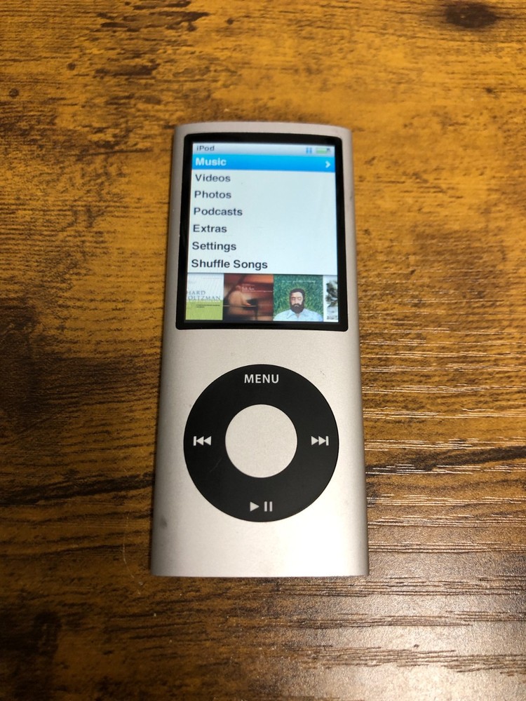 Apple Ipod Nano 4th Generation Silver (8gb) mint #9738