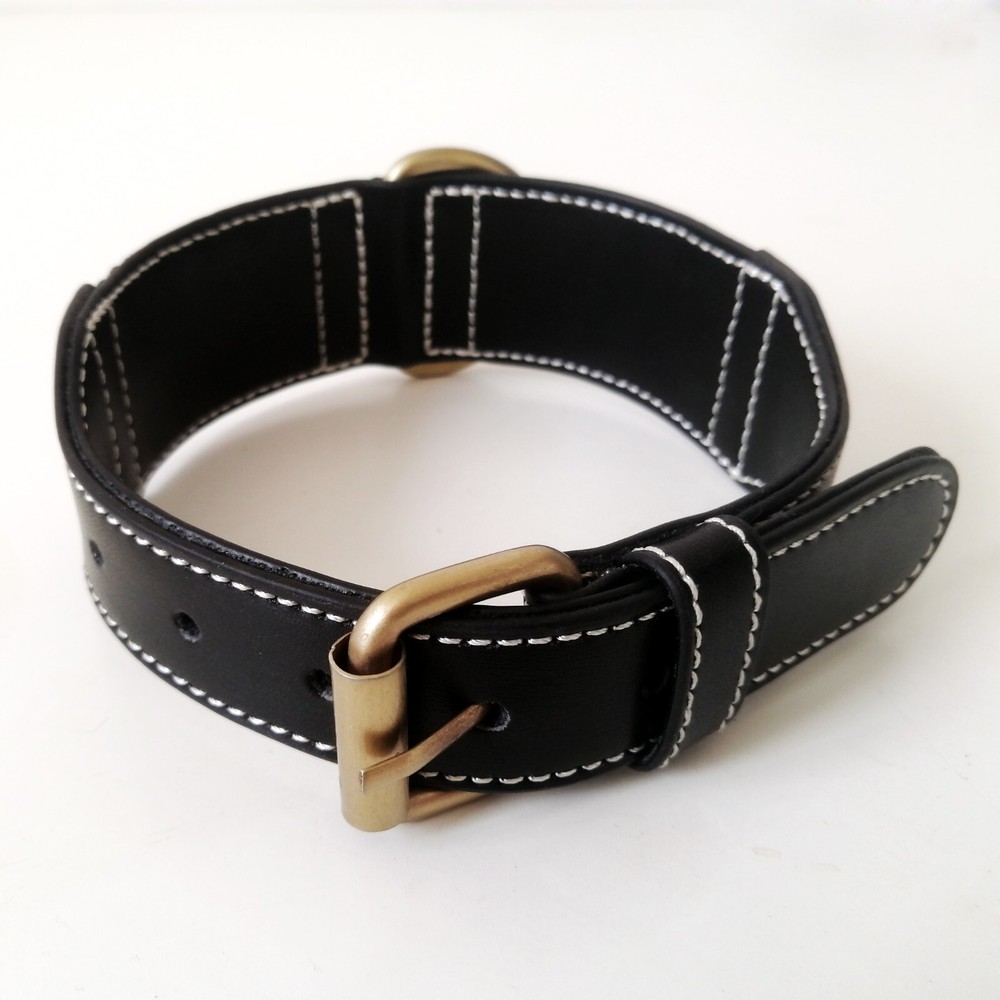 Leather dog collar is adjustable, suitable for medium-sized dogs, adjustable