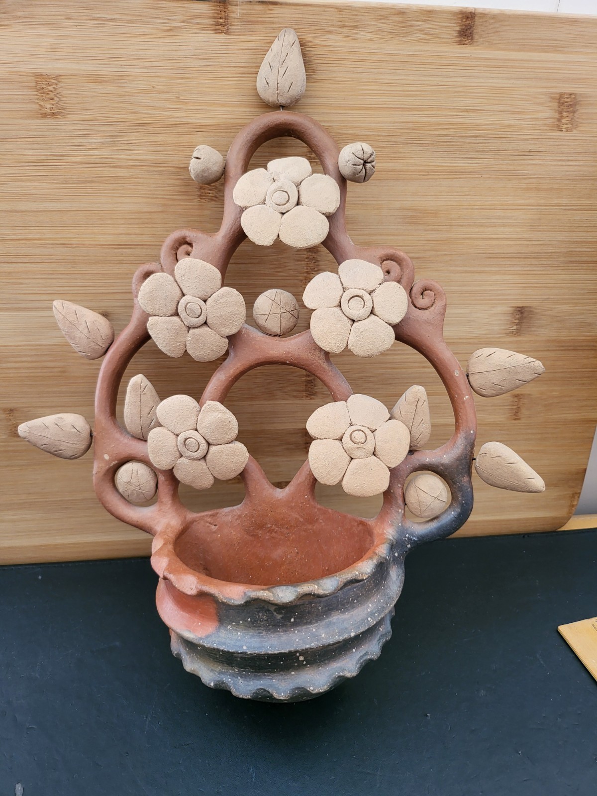 Vtg Mexican Folk Art Tree of Life Flowers Leaves Terra Cotta Wall Planter 14¼"