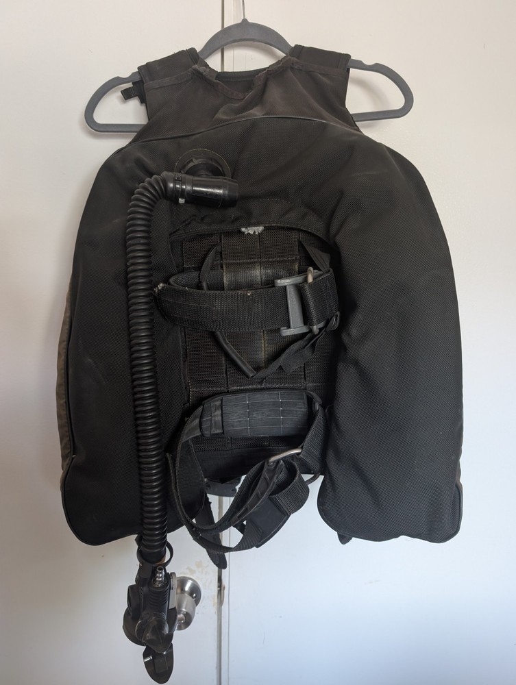 ZEAGLE RANGER BCD Buoyancy Compensation Device Medium ScubaPro Air 2 Inflator