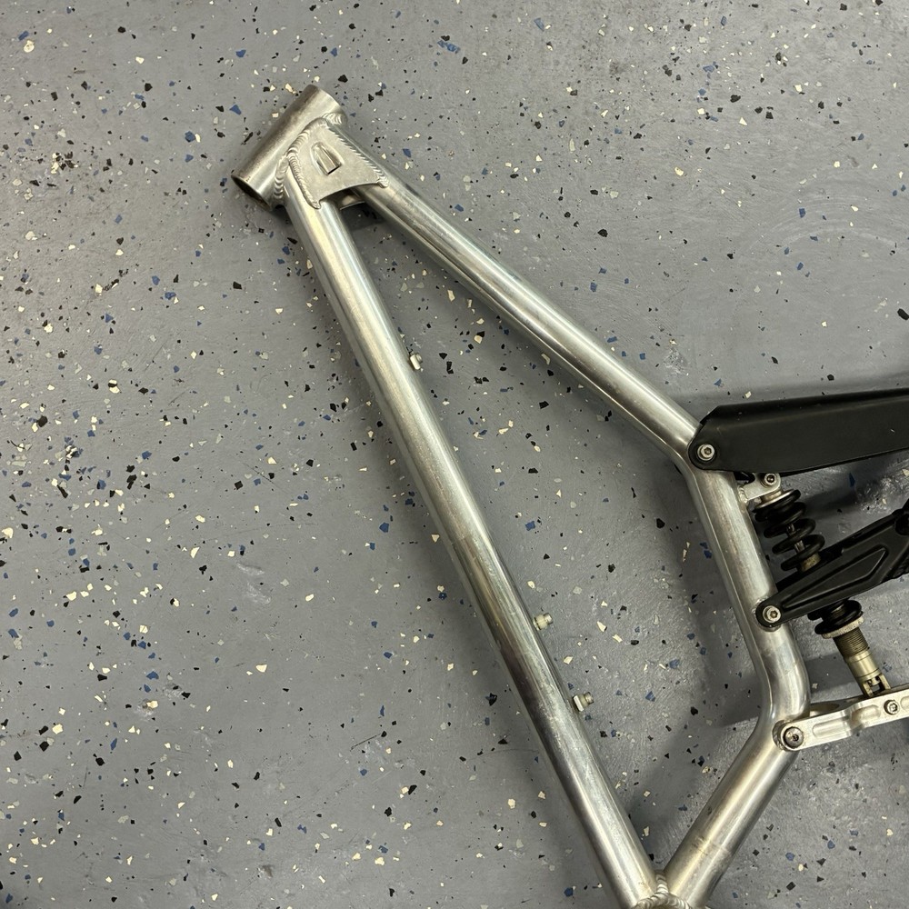 AMP Research B5 Full Suspension Large Frame