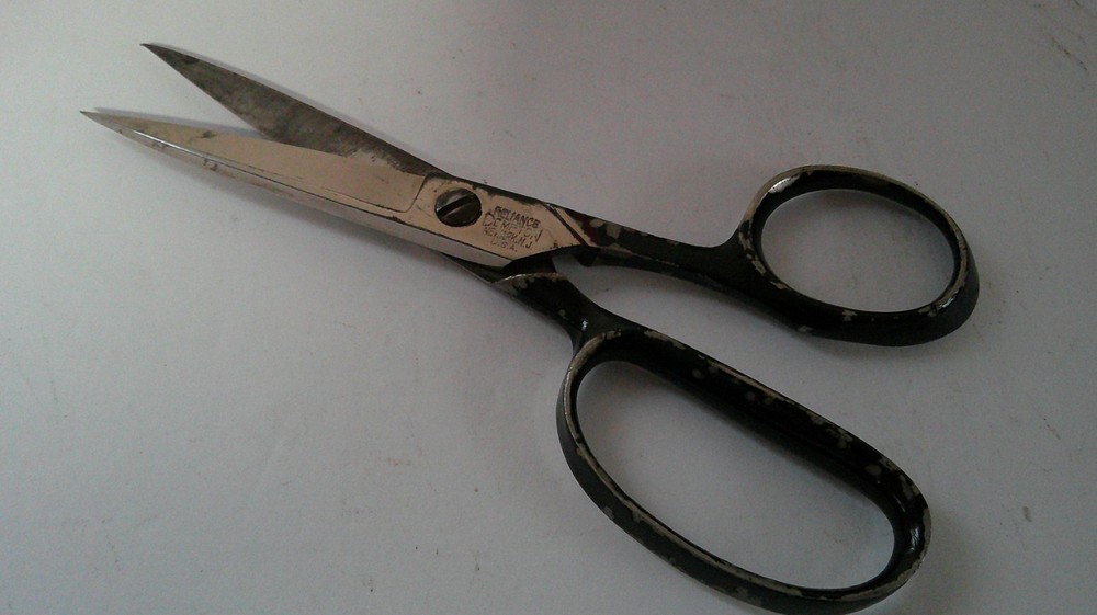 Vintage Compton Reliance 6-1/2" Sewing Shears
