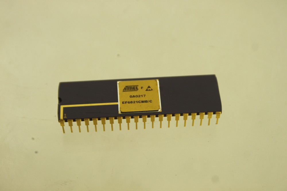 Atmel EF6821CMB/C Integrated Micro Circuti IC
