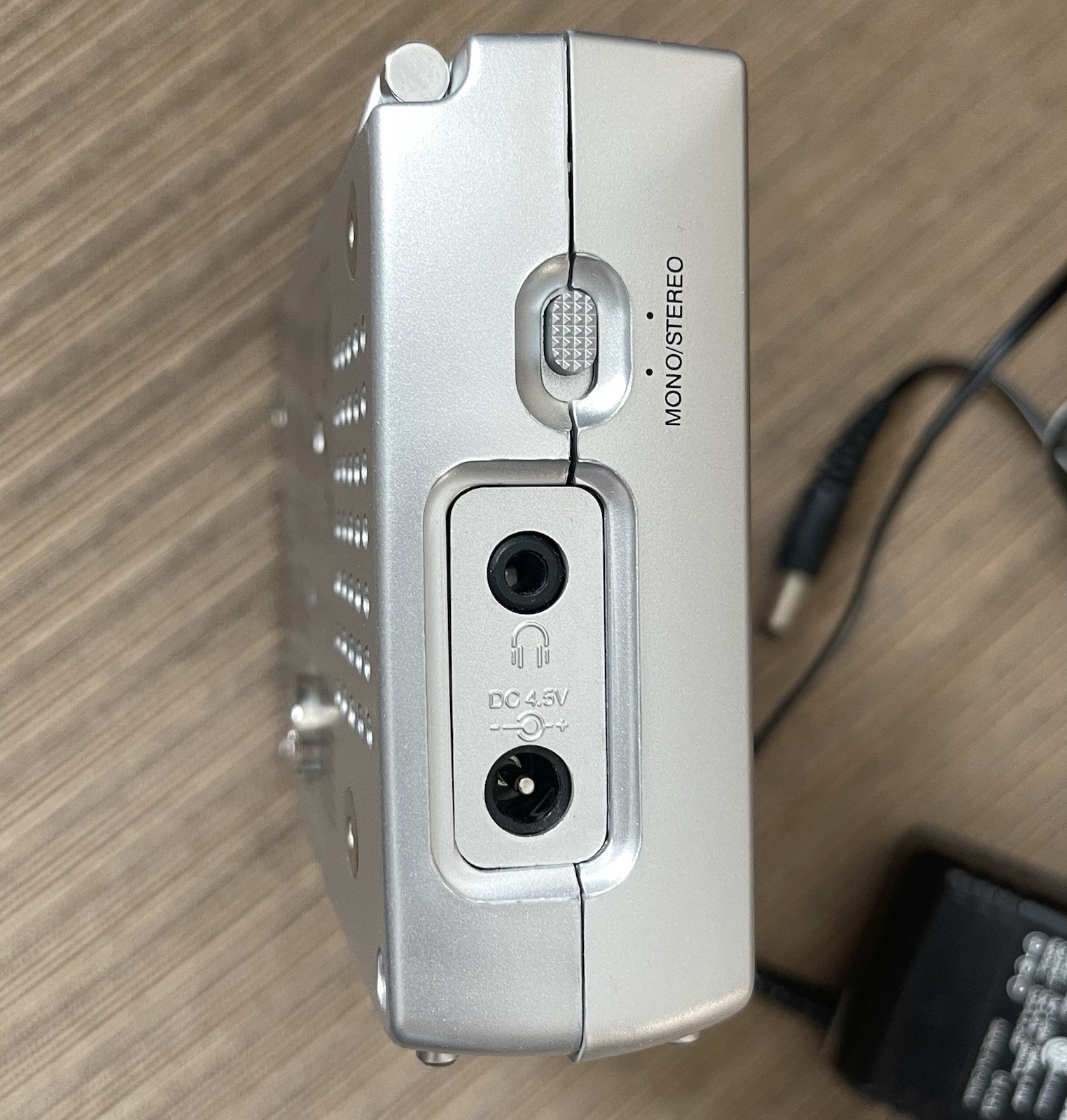 Grundig Yacht Boy World Receiver YB-P2000 SW FM Radio + Plug F.A. Porsche Tested