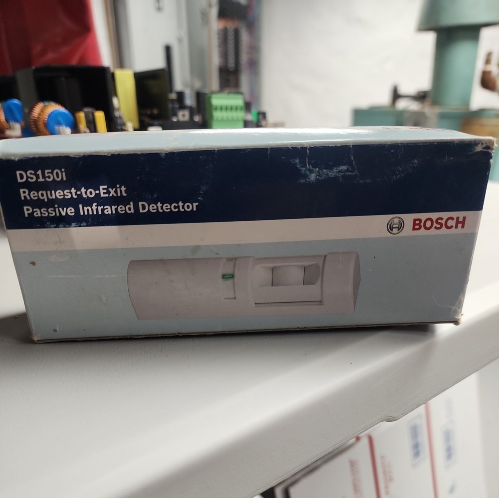 Bosch DS150i Request-to-Exit Passive Infrared Detector White