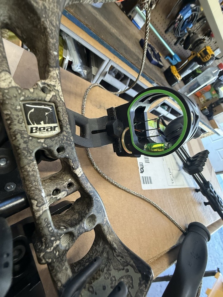 Bear Archery Royale Youth Left Hand Compound Bow Strata
