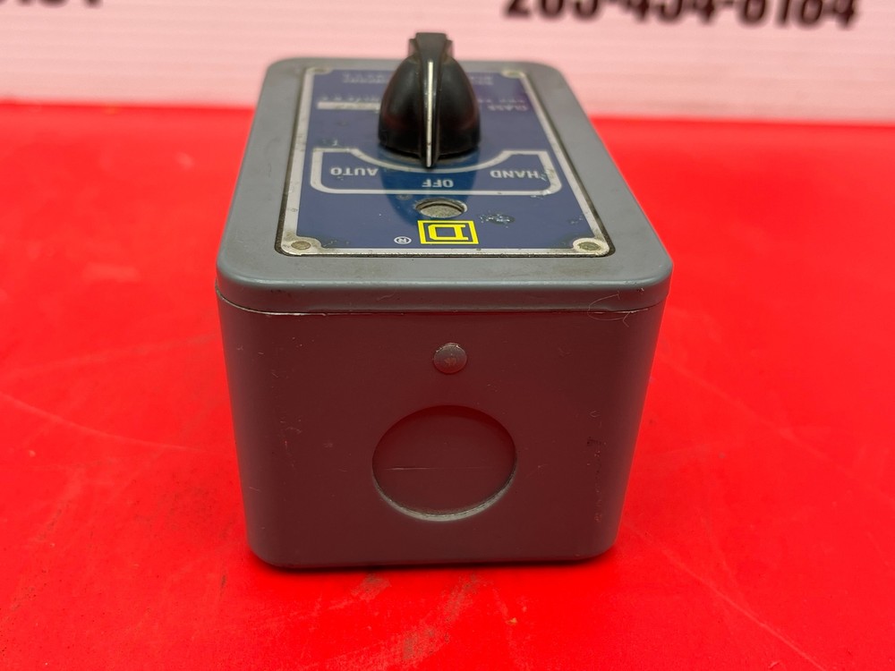 Square D 9001C47 Enclosed Selector Switch, Class 9001, Type C47