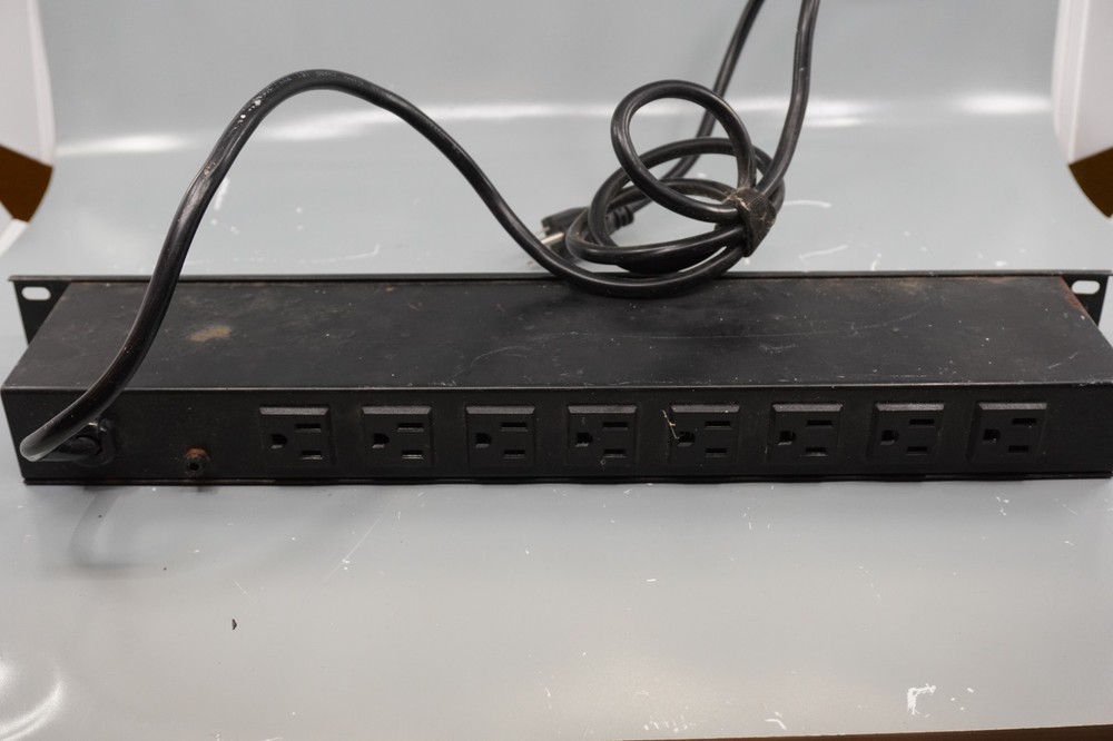 GemSound SP8500 Rackmounted AC Switch Panel 8 Power Outlets