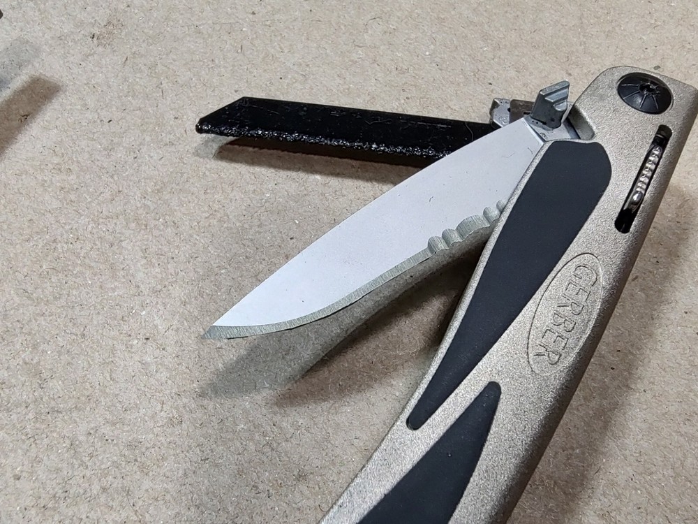 GERBER Multi-Tool, Champagne, 11 Tools, 48239