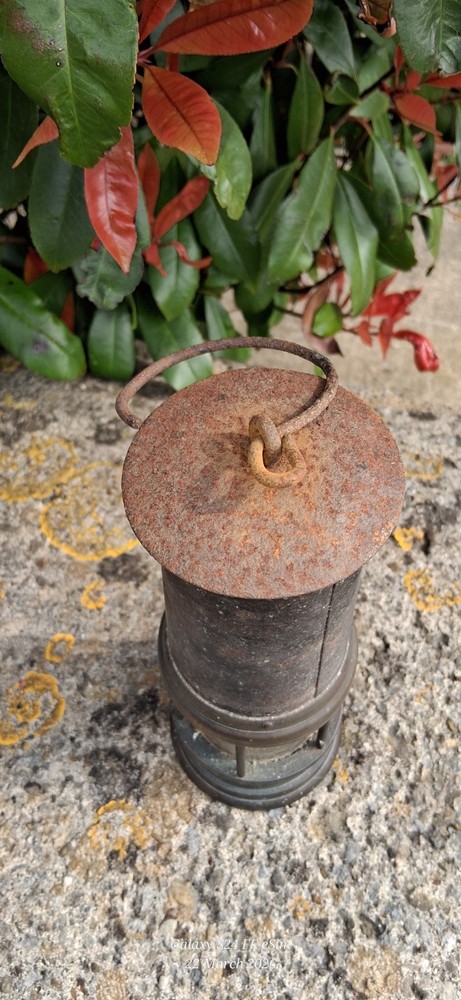 33CM VINTAGE MINER'S LAMP with HOOK ADJUSTABLE FLAME ~ TRACKED POST