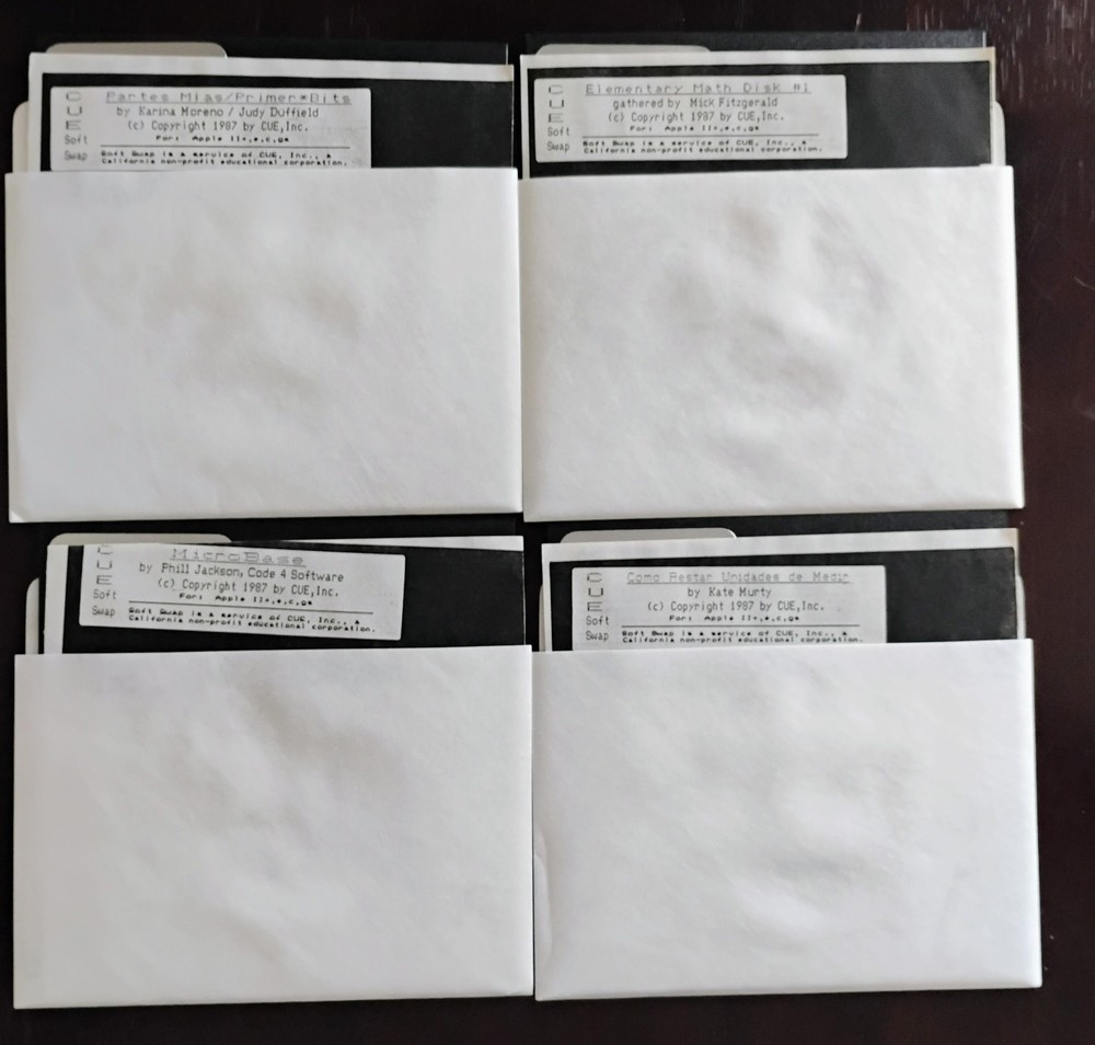 VINTAGE 5 1/4” Floppy Disk Storage Case 70+ Various Apple Disks