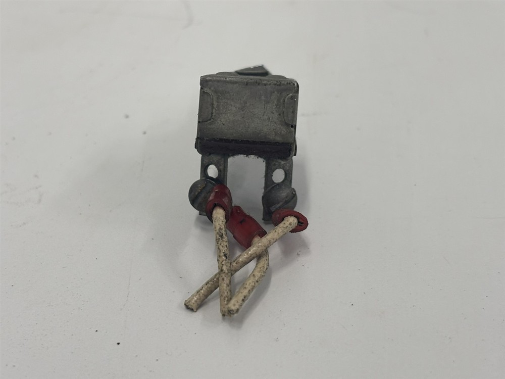 1956 Cessna 172 NAV Navigation Light Push Pull Switch 0713026-4